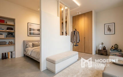 Na predaj rodinný dom s bazénom v obci Macov