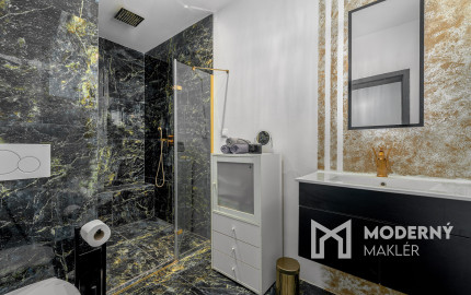 Na predaj rodinný dom s bazénom v obci Macov