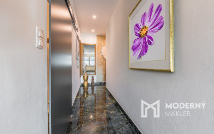 Na predaj rodinný dom s bazénom v obci Macov