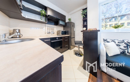 Na prenájom zariadený 2-izbový byt s parkovaním v Poprade