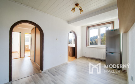 Na predaj veľkometrážny 3-izbový byt v Zákamennom