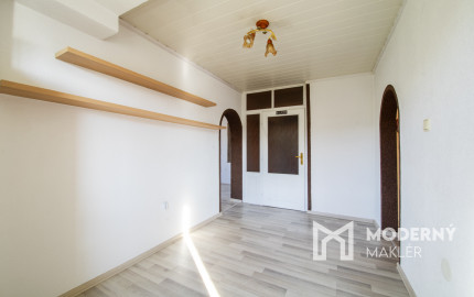 Na predaj veľkometrážny 3-izbový byt v Zákamennom