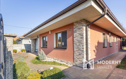 Na prenájom rodinný dom s garážou a terasou v centre Šamorína