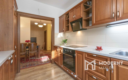 Na prenájom rodinný dom s garážou a terasou v centre Šamorína