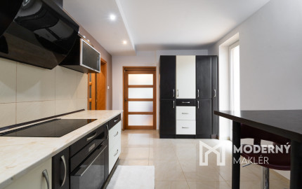 Na predaj rodinný dom s bazénom v Kysuckom Novom Meste