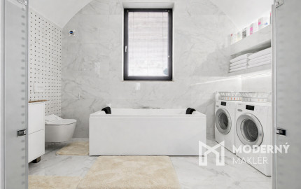 Na predaj polyfunkčný objem s luxusným rezidenčným podkrovím v Bratislave