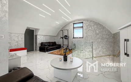 Na predaj polyfunkčný objem s luxusným rezidenčným podkrovím v Bratislave