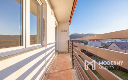 Na predaj zrekonštruovaný 3-izbový byt v obci Malcov