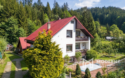 Na predaj rodinný dom s bazénom v obci Makov-Potok