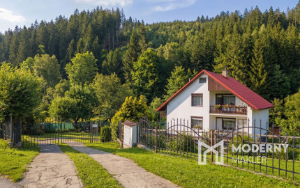 Na predaj rodinný dom s bazénom v obci Makov-Potok