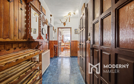 Na predaj rodinný dom s bazénom v obci Makov-Potok