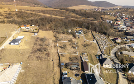 Na predaj veľkorysý pozemok v obci Šarišské Sokolovce