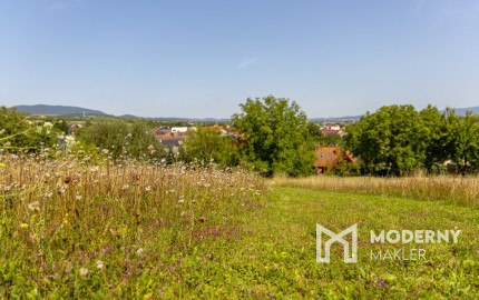 Na predaj impozantný rodinný dom v Ivanovciach