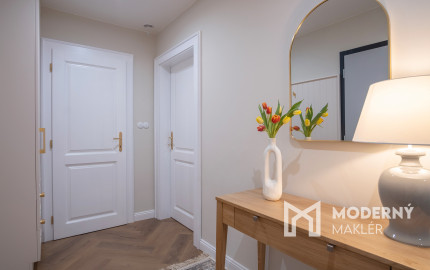 REZERVOVANÉ: Na predaj jedinečný 3-izbový byt po štýlovej rekonštrukcii vo Svite