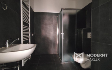 Na predaj priestranný 2-izbový byt v Bánovciach nad Bebravou