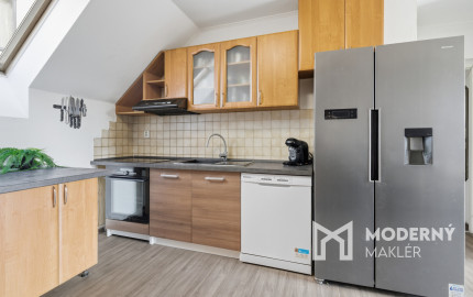 Na predaj 4-izbový mezonetový byt s 2 balkónmi v centre mesta Malacky