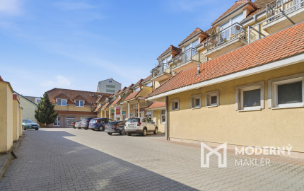 Na predaj 4-izbový mezonetový byt s 2 balkónmi v centre mesta Malacky