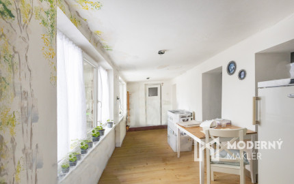 Na predaj rodinný dom s rozľahlým pozemkom v obci Blahová