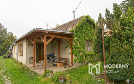 Na predaj rodinný dom s rozľahlým pozemkom v obci Blahová