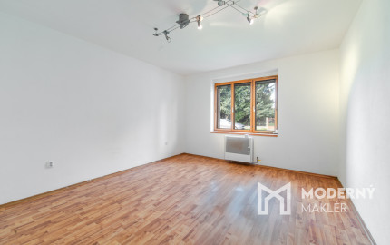 Na predaj priestranný rodinný dom s veľkým pozemkom v Loku pri Leviciach