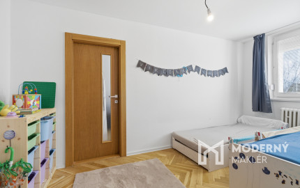 Na predaj 4-izbový byt v centre Stupavy