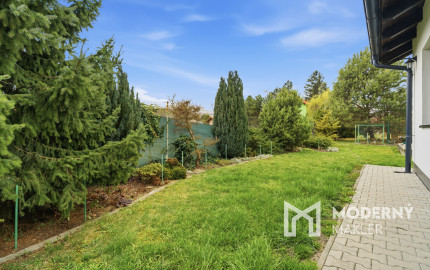 Na predaj rodinný dom s veľkorysým pozemkom v obci Kyselica