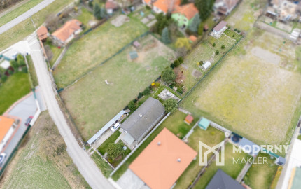 Na predaj rodinný dom s veľkorysým pozemkom v obci Kyselica