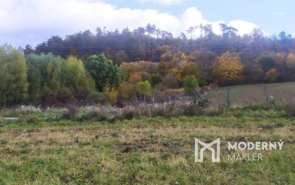 Investičné pozemky v obci UHROVEC