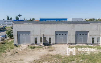 Na predaj novostavba haly s výbornou dostupnosťou v priemyselnej časti Šamorína určená na výrobu a skladovanie