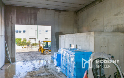 Na predaj novostavba haly s výbornou dostupnosťou v priemyselnej časti Šamorína určená na výrobu a skladovanie