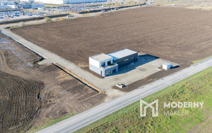 Na predaj administratívno-skladový objekt pri Trnave, v obci Zavar