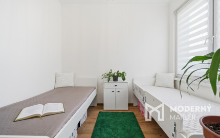 Na predaj 3-izbový byt s 2 balkónmi a 2 parkingami, Ružinov