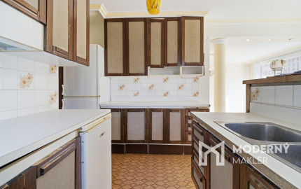 Na predaj 5-izbový rodinný dom v Hamuliakove