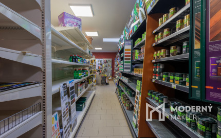 Na predaj polyfunkčný objekt s potenciálom na ubytovanie v srdci Turčianskych Teplíc