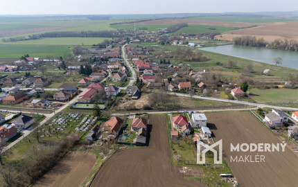 Na predaj pozemok v intraviláne obce Malé Zálužie