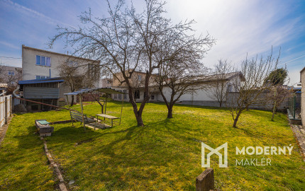 Na predaj viacgeneračný rodinný dom s potenciálom v Stropkove