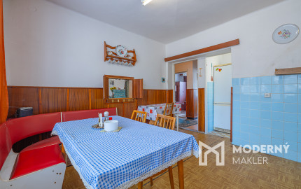 Na predaj viacgeneračný rodinný dom s potenciálom v Stropkove