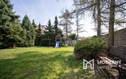 Na predaj reprezentatívny 6-izbový byt s garážou s výhľadom na Rakúsko