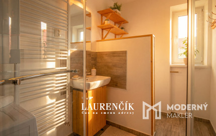 NA PREDAJ | 2 - IZBOVÝ BYT V TRENČÍNE  STROJÁRENSKÁ ULICA