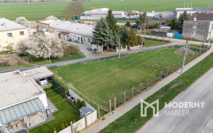 Na predaj pozemok s potenciálom výstavby v obci Vlčkovce