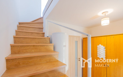 Na predaj čiastočne zariadený rodinný dom v obci Ďurďošík