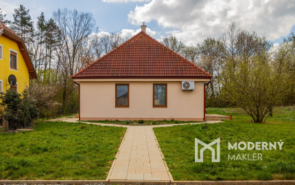 Na predaj čiastočne zariadený rodinný dom v obci Ďurďošík