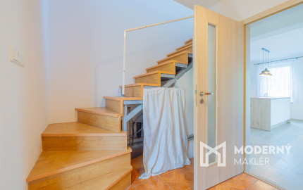 Na predaj čiastočne zariadený rodinný dom v obci Ďurďošík