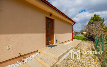 Na predaj čiastočne zariadený rodinný dom v obci Ďurďošík