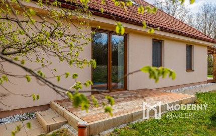 Na predaj čiastočne zariadený rodinný dom v obci Ďurďošík