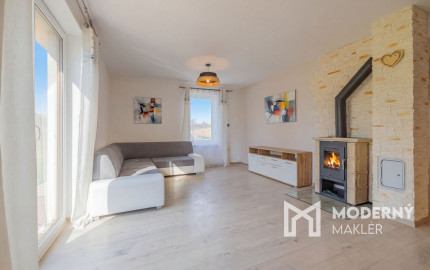 Na predaj čiastočne zariadený rodinný dom v obci Ďurďošík