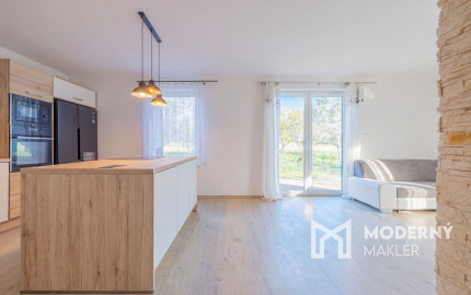 Na predaj čiastočne zariadený rodinný dom v obci Ďurďošík