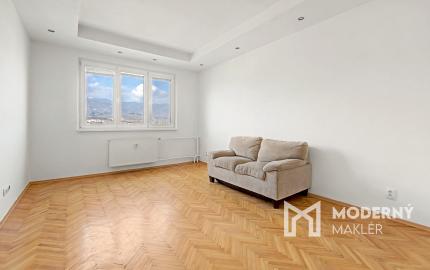 Na predaj 3-izbový byt s veľkou loggiou v Martin-Sever