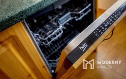 Na predaj 3-izbový byt s veľkou loggiou v Martin-Sever