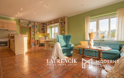 NA PREDAJ | 3-IZBOVÝ BYT SO SÚKROMNOU TERASOU S VÝHĽADOM NA HRAD  + GARSÓNKA V CENE